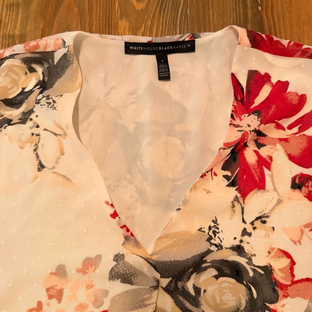 WHBM neck floral long sleeve blouse - Picture 3 of 7